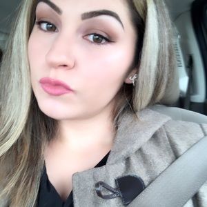 Meet your Posher, Yadira